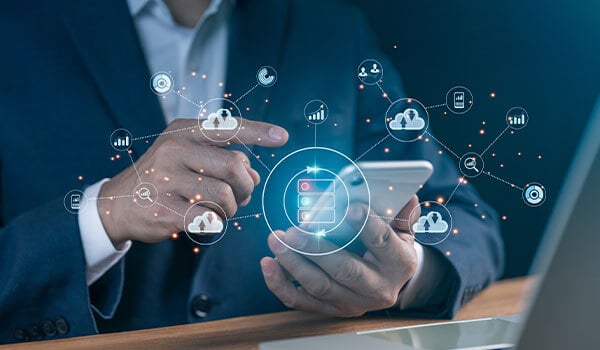 Conferencia: De las redes tradicionales a la nube inteligente: la nueva era de las telecomunicaciones